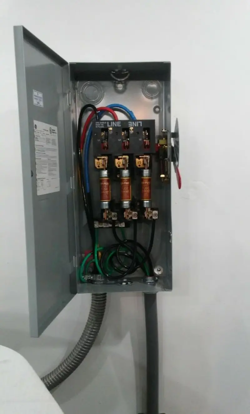 Three-phase disconnect switch installed for Smoke Detector Installation in North Las Vegas